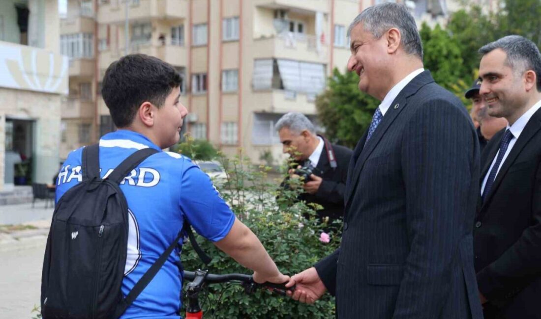 ADANA (İHA) – Adana Valisi Mustafa Yavuz, Kozan ilçesinde vatandaşlarla