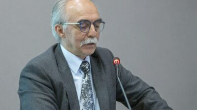 Dr. Hayati Bice, yeni baskısı yapılan “Türklerin Pîri Hoca Ahmed