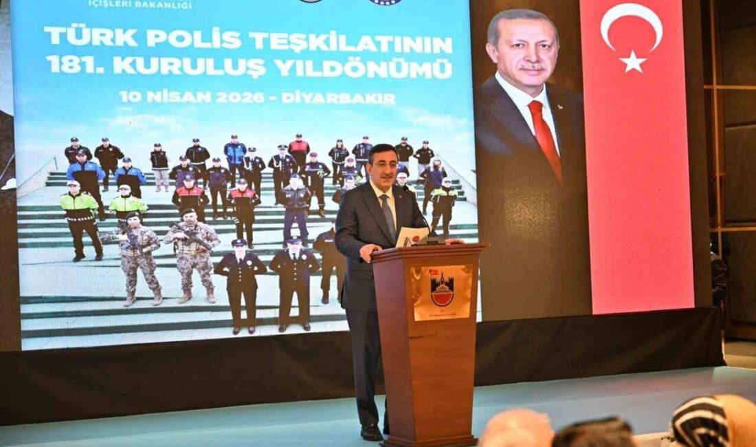 Cumhurbaşkanı Yardımcısı Cevdet Yılmaz Diyarbakır’da katıldığı Polis Teşkilatının 181’inci yıl