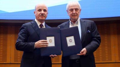 Yükseköğretim Kurulu (YÖK) Başkanı Erol Özvar, İzmir’de, Yükseköğretim Kurulu ile