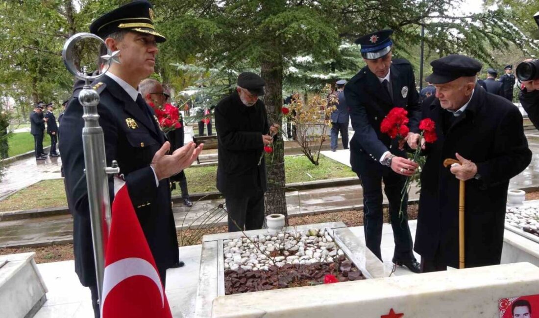 Türk Polis Teşkilatı’nın kuruluş yıl dönümü dolayısıyla Yozgat Şehitliği’nde düzenlenen