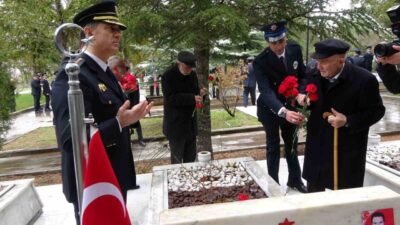 Türk Polis Teşkilatı’nın kuruluş yıl dönümü dolayısıyla Yozgat Şehitliği’nde düzenlenen