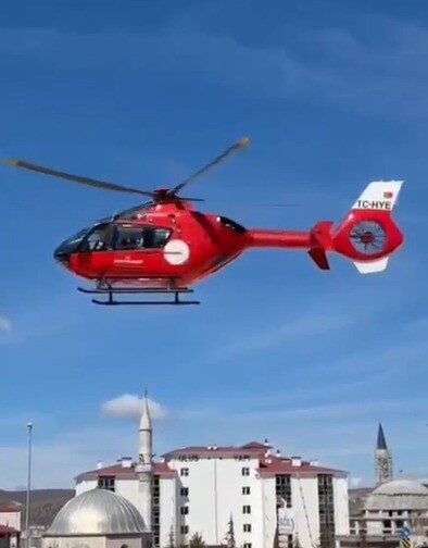 Yozgat’ta karbonmonoksit zehirlenmesi nedeniyle tedavisi süren hasta ambulans helikopter ile