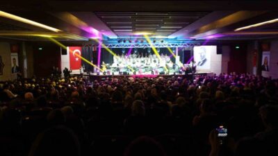 Yunusemre Belediyesi Türk Müziği Topluluğu, İzmir Fuar Geceleri temalı konseriyle