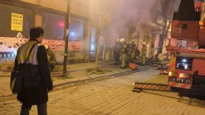 İstanbul Zeytinburnu’nda bulunan bir tekstil atölyesinde gece saatlerinde çıkan yangın