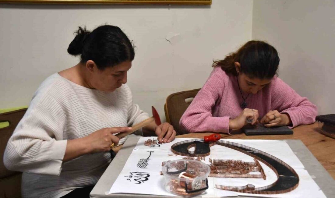 Gaziantep’te yaşayan yüzde 55 zihinsel engelli Beyza Nur Küçüktürkmen, annesinin