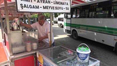 Adana’da 1 Mayıs Emek ve Dayanışma Günü’nde birçok işçi bayrama
