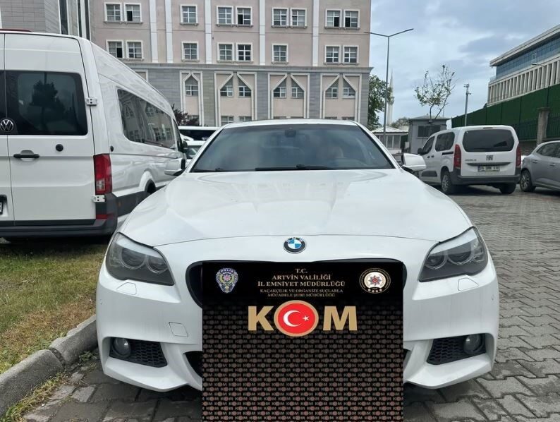 Piyasa değeri yaklaşık 100 milyon TL olan yabancı plakalı lüks