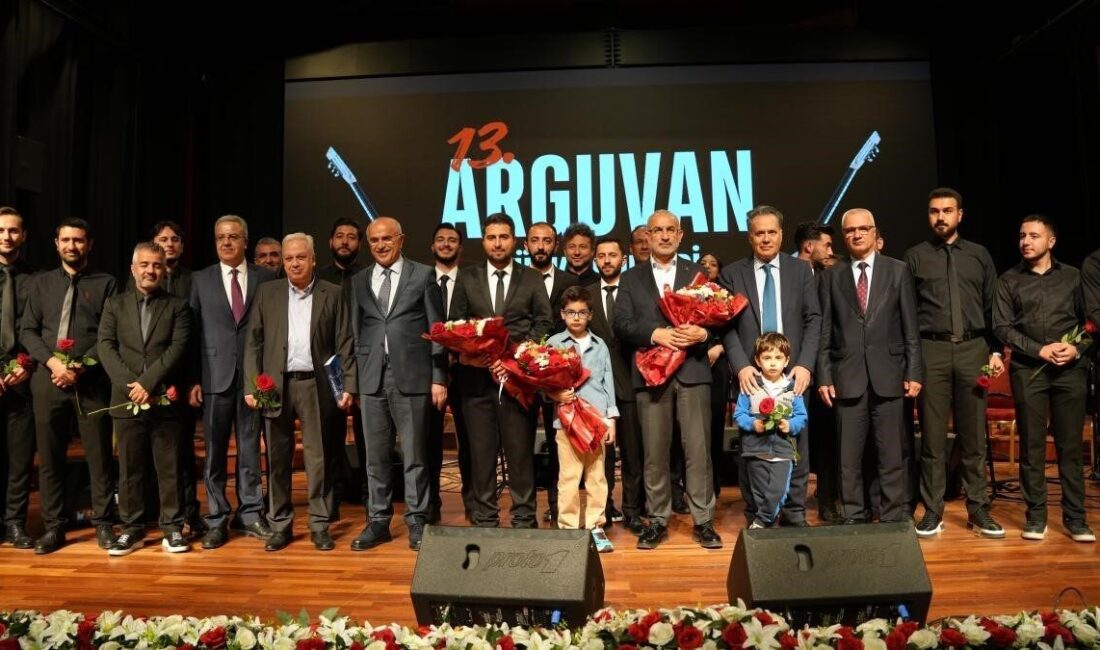 Turgut Özal Kongre ve Kültür Merkezi’nde İnönü Üniversitesi Arguvan Müzik