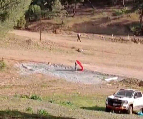 Kahramanmaraş’ta düzenlenen Türkiye Offroad Şampiyonası’nda 14 yaşındaki Yusuf, rüzgarın etkisiyle