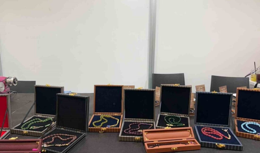 ATO Congresium’da gerçekleştirilen Tespih Sanatı, Antika ve Doğal Taşlar Fuarı’nda