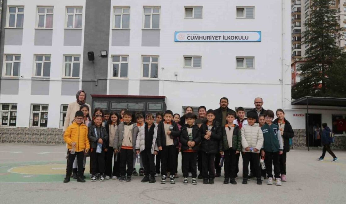 23 Nisan Ulusal Egemenlik ve Çocuk Bayramı kutlamalarında görev alarak