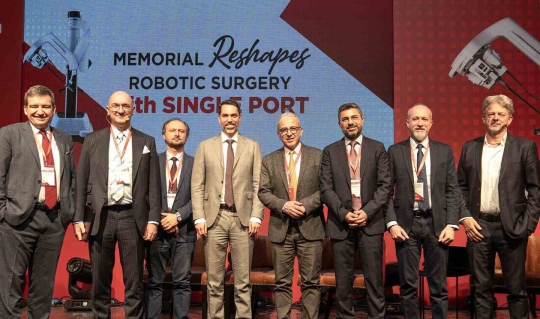 İstanbul’da düzenlenen uluslararası Single Port Robotik Cerrahi toplantısında 30 ülkeden