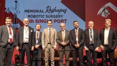 İstanbul’da düzenlenen uluslararası Single Port Robotik Cerrahi toplantısında 30 ülkeden
