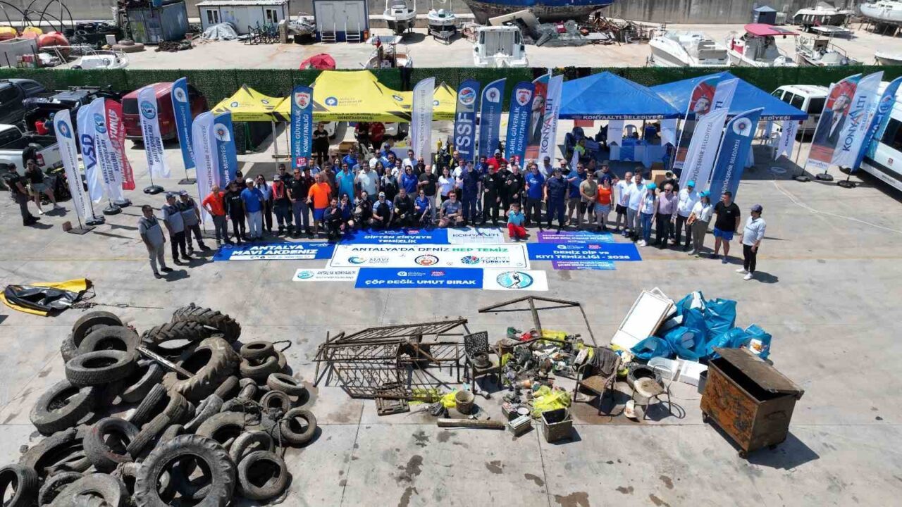 Antalya Büyükşehir Belediyesi’nin denizlerde farkındalık oluşturmak için başlattığı deniz dibi