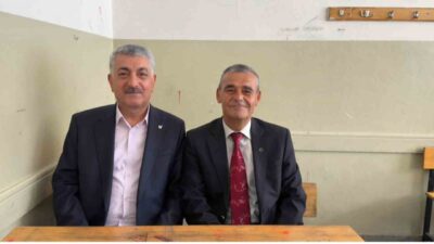 Yunusemre Ticaret Meslek Lisesi mezunları, yıllar sonra öğrencilerle aynı sınıfta