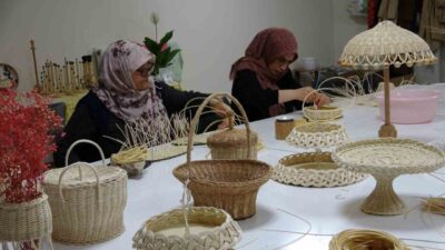 Bitlis’te Belediyesi bünyesinde açılan sepet örücülüğü kursu, unutulmaya yüz tutmuş