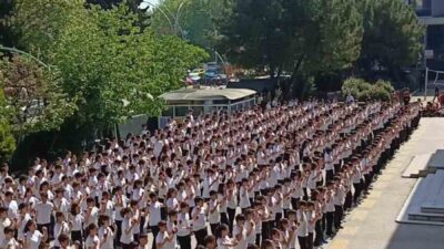 Kocaeli’nin İzmit ilçesinde 537 ortaokul öğrencisi, haftalar süren hazırlıkların ardından