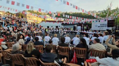 Zonguldak’ın Kozlu ilçesinde kadınlar, darbuka eğitimi alarak günlük hayatın stresinden