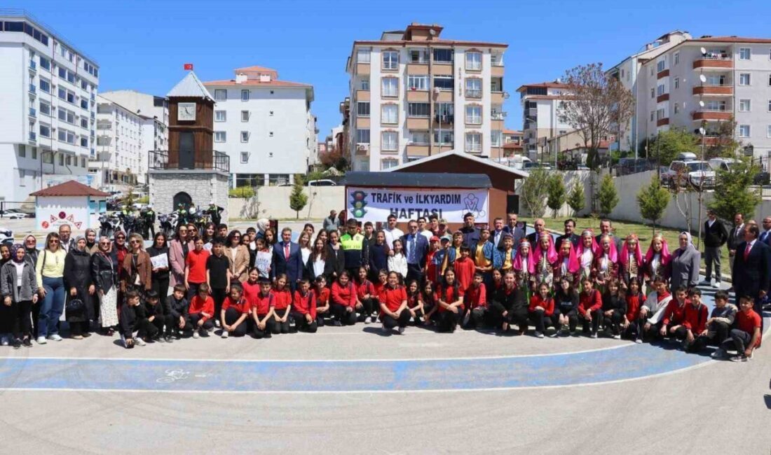 Bilecik’te Karayolu Trafik Haftası kapsamında 75 öğrenci trafik parkında kuralları