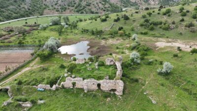 Yozgat’ın Saraykent ilçesinde bulunan Çınçınlı Sultan Hanı 8 asırdır varlığını