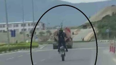Hatay’da akan trafikte ön kaldırarak şov yapan motosiklet sürücüsüne 69