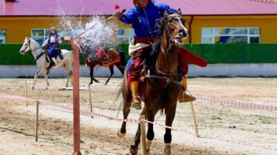 Bilecik’in Söğüt ilçesinde 81 ilden gelen öğrenciler tarihi alanları gezdi.