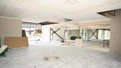 Kartepe Belediyesi tarafından inşa edilen Acısu Spor Salonu’nda çalışmalar hızla