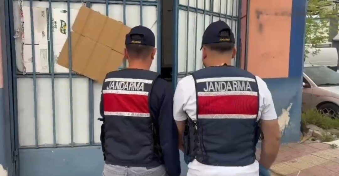 Adana İl Jandarma Komutanlığı ekiplerince Adana ve Konya’da düzenlenen operasyonlarda