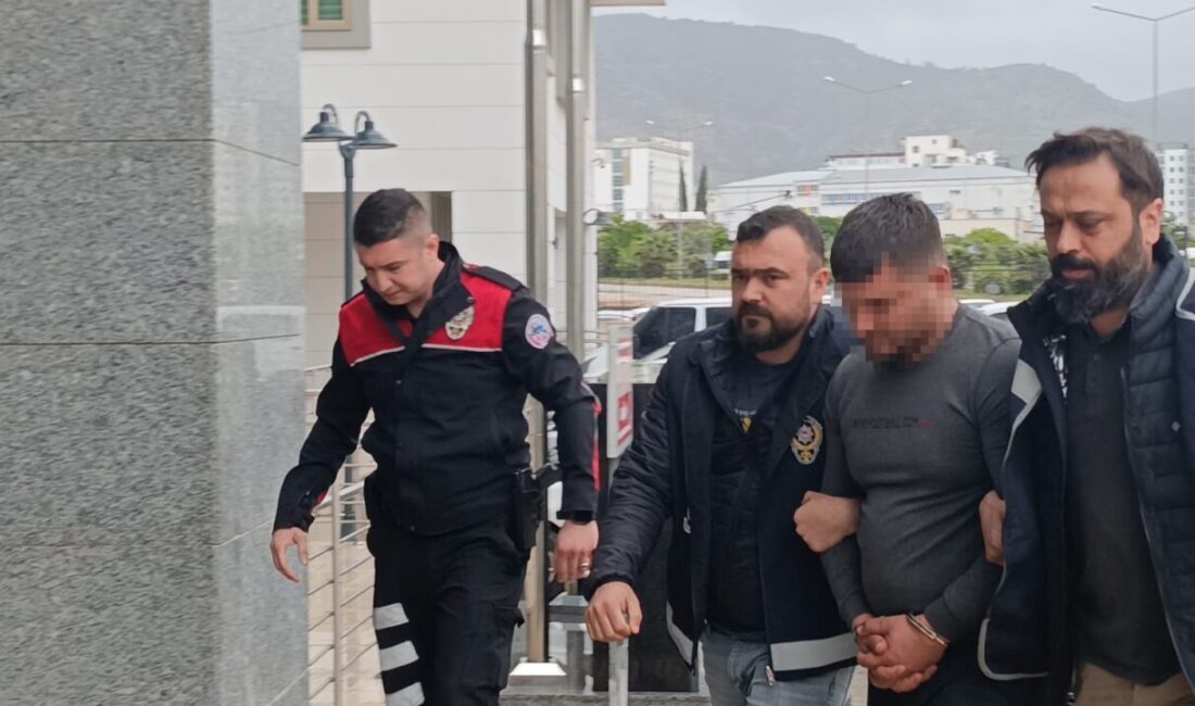 Adana’nın Kozan ilçesinde işten çıkarılmasından sorumlu tuttuğu ustabaşını evinde silahla