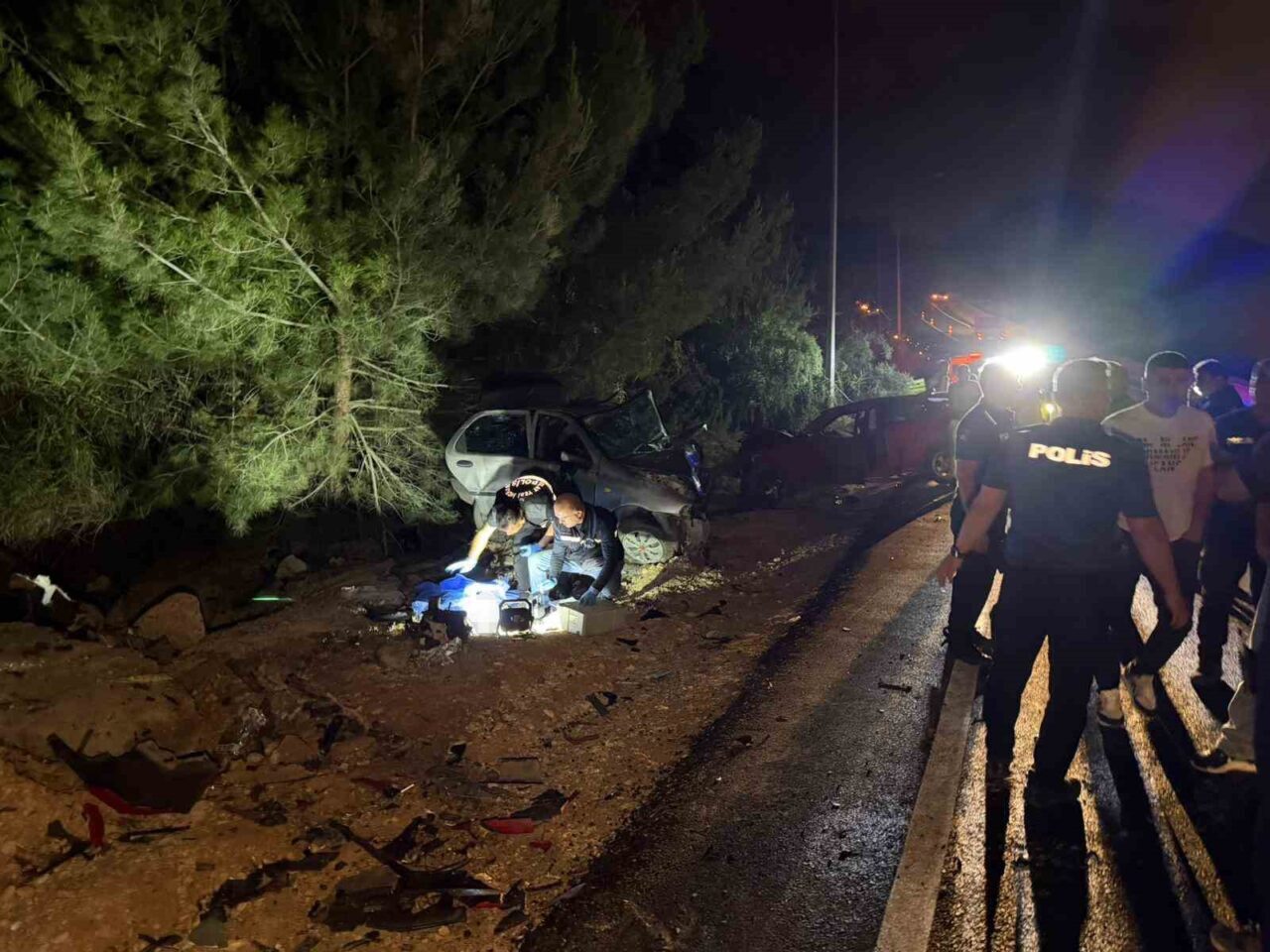 Adana’da iki otomobilin kafa kafaya çarpıştığı trafik kazasında bir çift