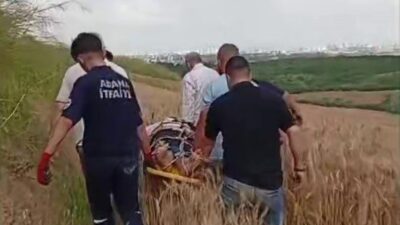 Adana’da direksiyon hakimiyetini kaybederek otomobiliyle tarlaya uçan sürücü hayatını kaybederken,