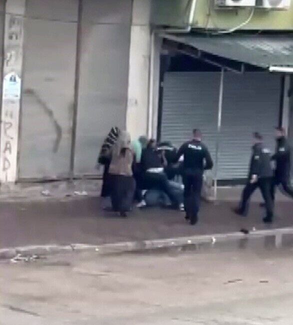 Adana’da kadın ve erkeklerin karıştığı kavga, polisin havaya ateş açmasıyla