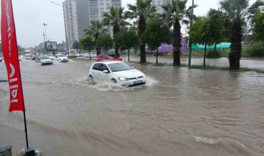 Adana’da etkili olan sağanak yağış hayatı olumsuz etkiledi. Merkez Seyhan