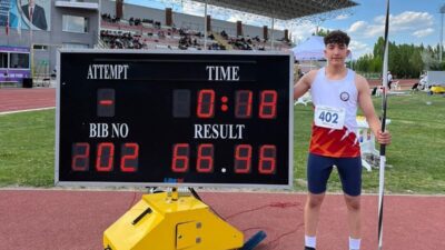 Adil Sani Konukoğlu Spor Lisesi öğrencisi Abdulkadir Uğurlu, Eskişehir’de düzenlenen