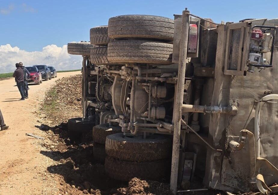 Adıyaman’da kontrolden çıkan su tankeri devrildi. Edinilen bilgilere göre, Adıyaman