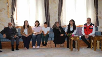 Adıyaman’da Milli Aile Haftası kapsamında düzenlenen “Üç Kuşak Buluşması” programında