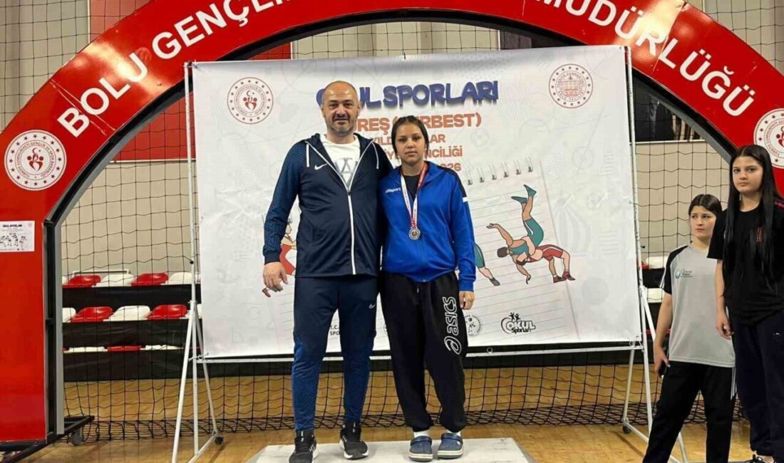 Bolu’da düzenlenen Okul Sporları Serbest Güreş Yıldız Kızlar Türkiye Şampiyonası’nda