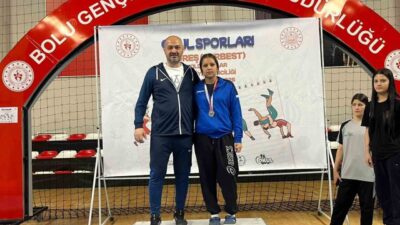 Bolu’da düzenlenen Okul Sporları Serbest Güreş Yıldız Kızlar Türkiye Şampiyonası’nda