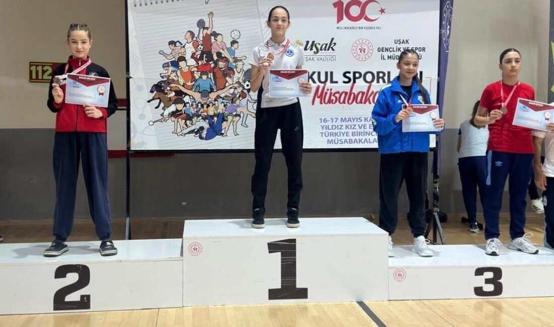 Uşak’ta düzenlenen Okullararası Küçükler ve Yıldızlar Türkiye Karate Şampiyonası’nda Afyonkarahisar’ı