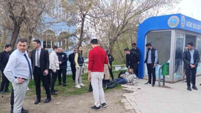 Ağrı’da boşanma aşamasındaki kız kardeşi ile birlikte adliyeye gelen şahıs,