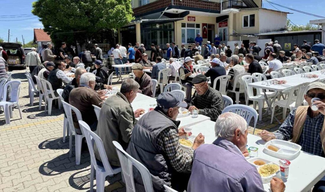 Çanakkale’nin Çan ilçesine bağlı Ahlatlıburun köyünde düzenlenen geleneksel köy hayrı