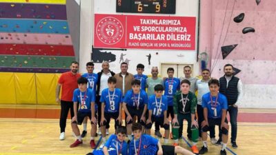Erzurumspor’un eski futbolcularından Taner Aykut’un Okul Müdürlüğünü yaptığı Ahmet Hamdi