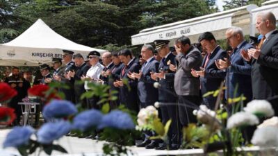 Kırşehir’de Ahmet Tozluklu Şehitliği’nde bayram programı düzenlendi. Kurban Bayramı ve