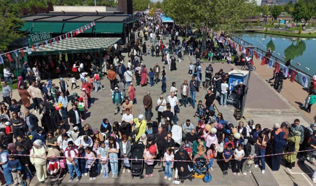 Çorum’da düzenlenen Aile Festivali’nde, yüzlerce aile ve çocuklar bir araya