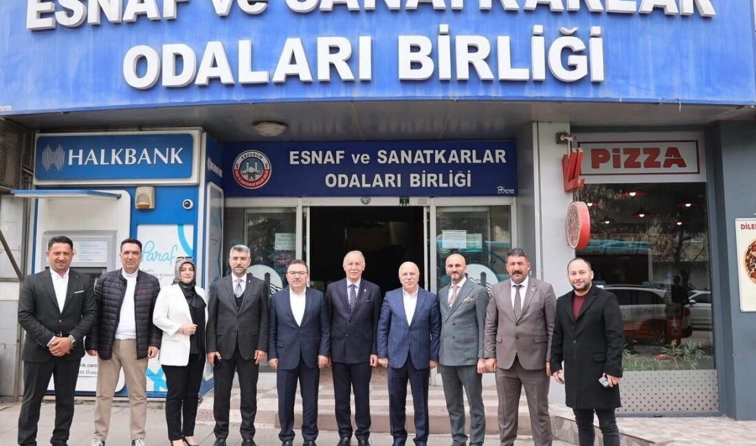 AK Parti Erzurum Milletvekili Selami Altınok, beraberinde Erzurum Büyükşehir Belediye