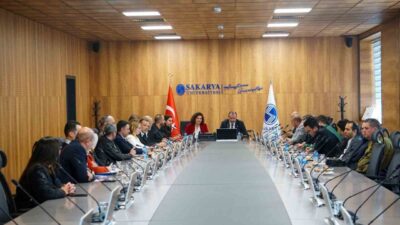 Sakarya Üniversitesi İşletme Fakültesi, eğitim programlarını iş dünyasının ihtiyaçlarına göre