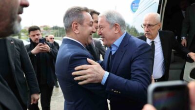 Milletvekillerinden oluşan heyetle birlikte Sungurlu Belediye Başkanı Muhsin Dere’yi ziyaret
