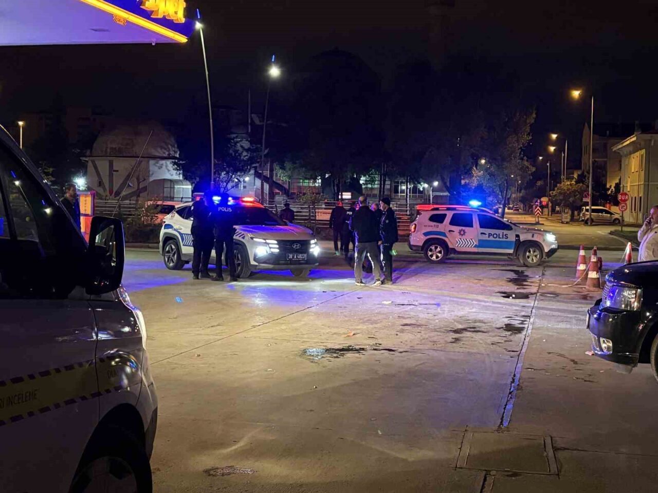 Kayseri’nin Kocasinan ilçesinde bir akaryakıt istasyonunda iddiaya göre ‘çakmak isteme’