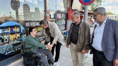 Akçadağ Belediye Başkanı Hasan Ulutaş, ilçe merkezindeki esnafları ziyaret ederek